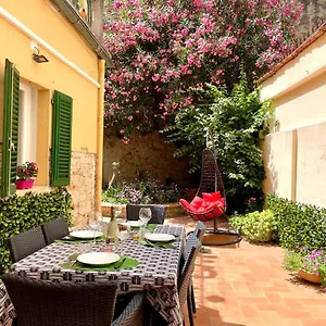 Santa Croce Garden Apartment Florence